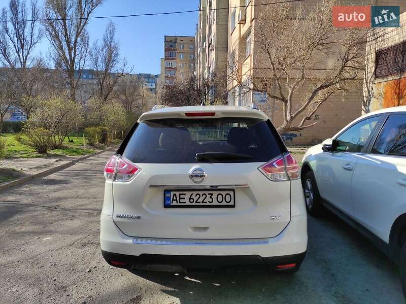 Позашляховик / Кросовер Nissan Rogue 2016 в Кам'янському