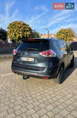 Внедорожник / Кроссовер Nissan Rogue 2016 в 