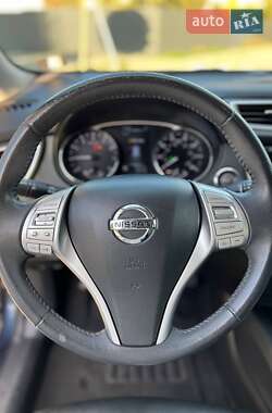 Внедорожник / Кроссовер Nissan Rogue 2016 в 