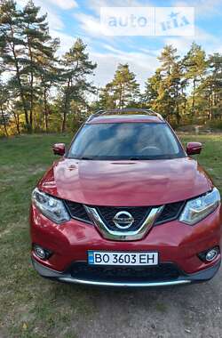 Внедорожник / Кроссовер Nissan Rogue 2014 в Кременце