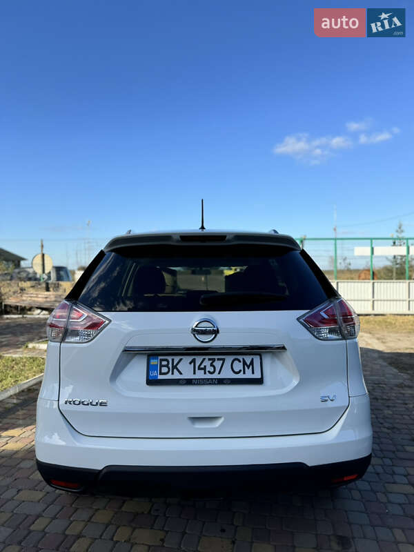 Внедорожник / Кроссовер Nissan Rogue 2015 в Сарнах