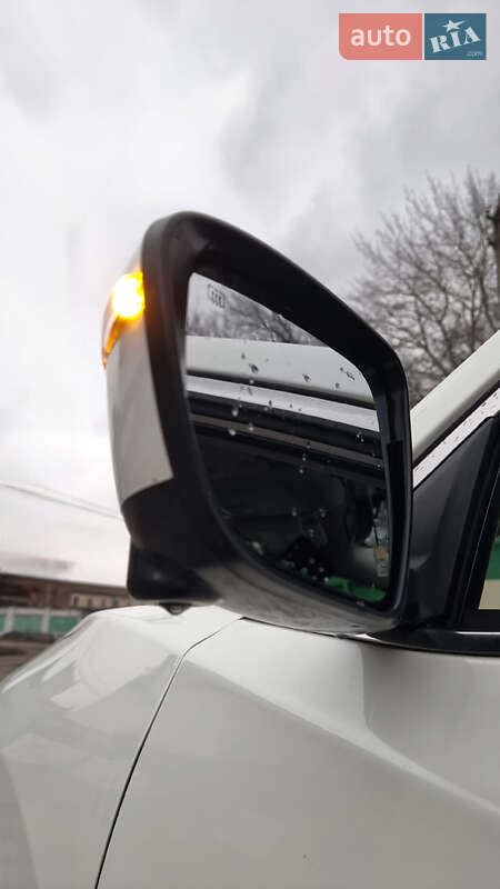 Внедорожник / Кроссовер Nissan Rogue 2016 в Белой Церкви