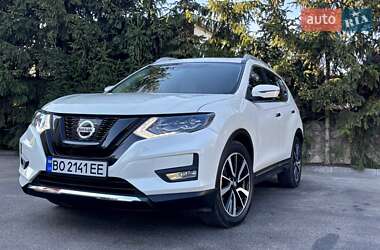 Внедорожник / Кроссовер Nissan Rogue 2017 в Тернополе