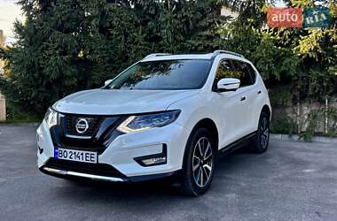 Внедорожник / Кроссовер Nissan Rogue 2017 в Тернополе