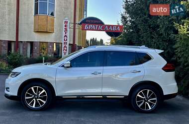 Внедорожник / Кроссовер Nissan Rogue 2017 в Тернополе