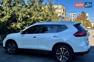 Внедорожник / Кроссовер Nissan Rogue 2017 в Тернополе