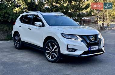 Внедорожник / Кроссовер Nissan Rogue 2017 в Тернополе