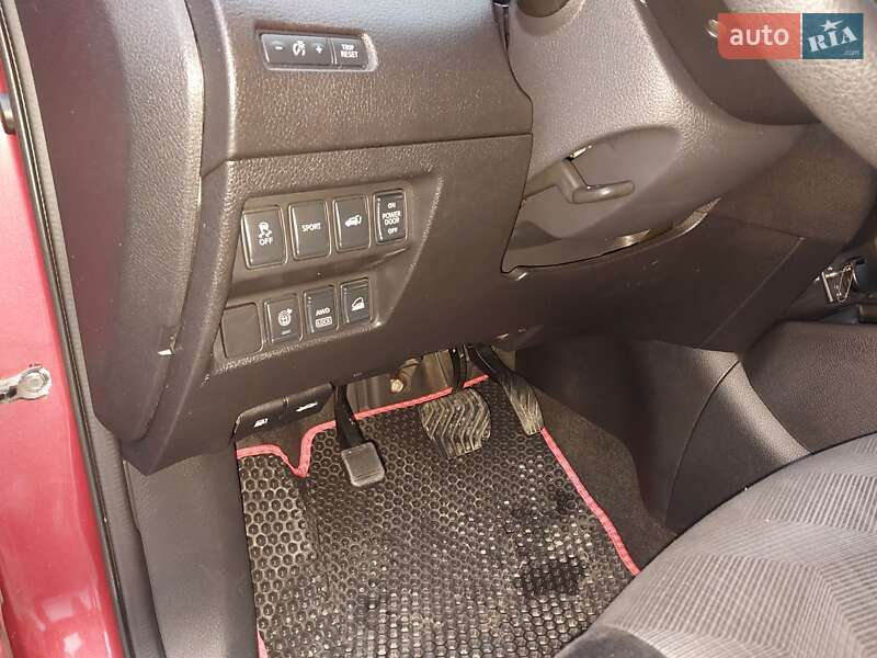 Позашляховик / Кросовер Nissan Rogue 2014 в Івано-Франківську