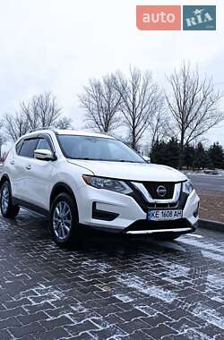 Позашляховик / Кросовер Nissan Rogue 2018 в Кам'янському