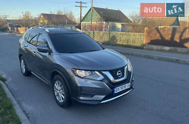 Позашляховик / Кросовер Nissan Rogue 2017 в Полонному