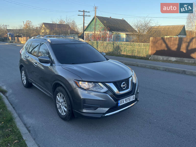 Позашляховик / Кросовер Nissan Rogue 2017 в 
