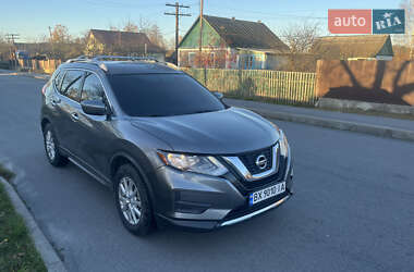 Позашляховик / Кросовер Nissan Rogue 2017 в 