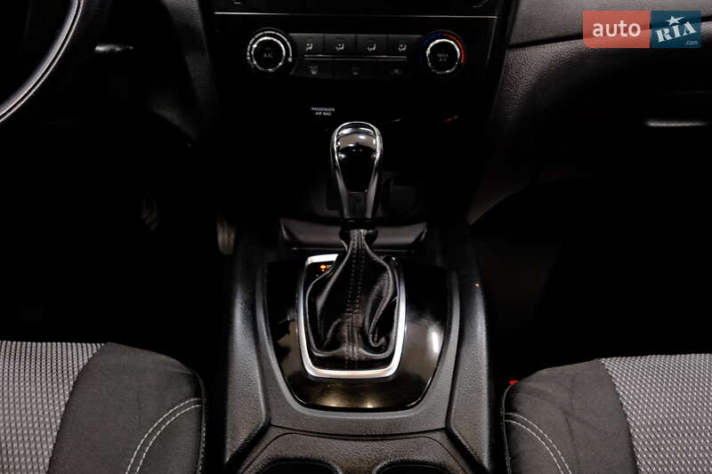 Внедорожник / Кроссовер Nissan Rogue 2017 в Одессе
