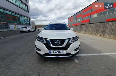 Внедорожник / Кроссовер Nissan Rogue 2017 в Киеве