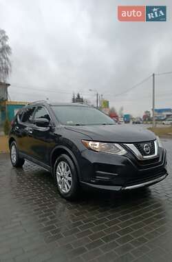 Позашляховик / Кросовер Nissan Rogue 2017 в Рівному