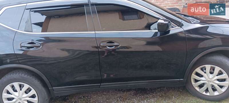 Позашляховик / Кросовер Nissan Rogue 2016 в Львові