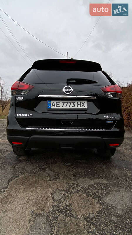 Позашляховик / Кросовер Nissan Rogue 2014 в Кам'янському