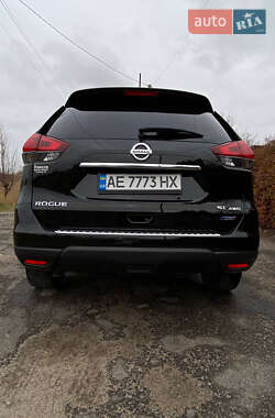 Внедорожник / Кроссовер Nissan Rogue 2014 в 