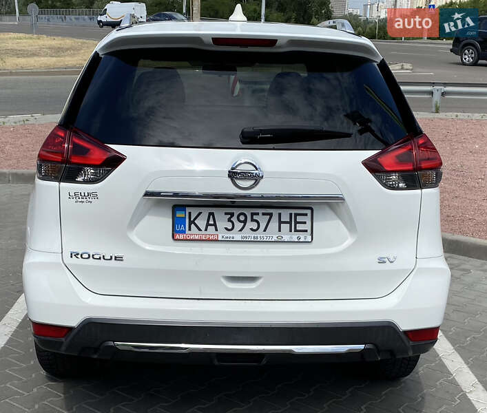 Позашляховик / Кросовер Nissan Rogue 2017 в Києві