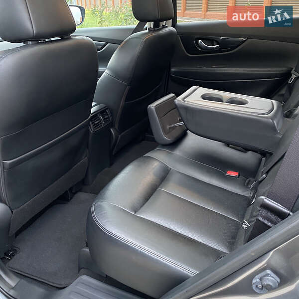 Внедорожник / Кроссовер Nissan Rogue 2016 в Измаиле