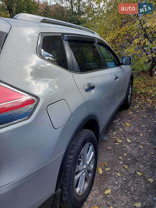 Внедорожник / Кроссовер Nissan Rogue 2016 в Запорожье