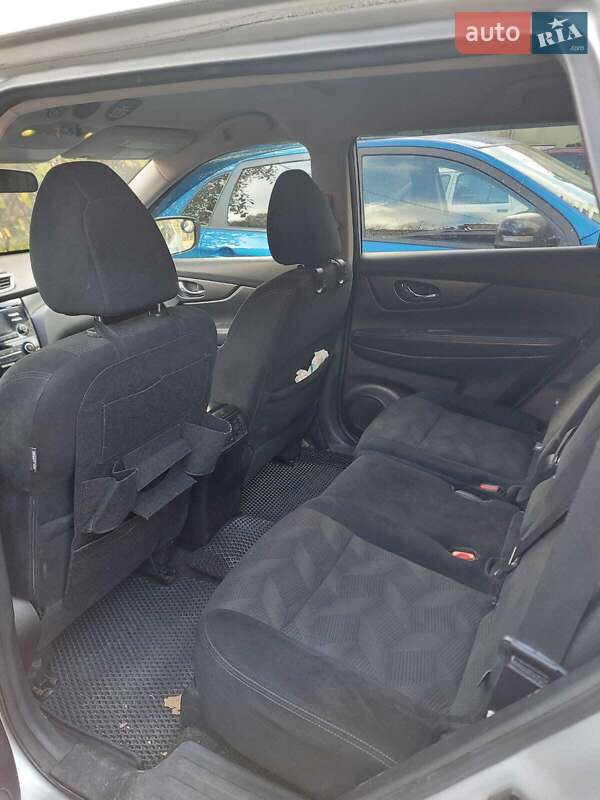 Внедорожник / Кроссовер Nissan Rogue 2016 в Запорожье