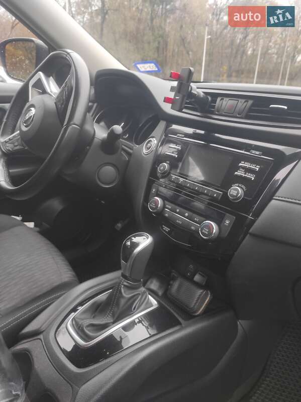Внедорожник / Кроссовер Nissan Rogue 2016 в Киеве