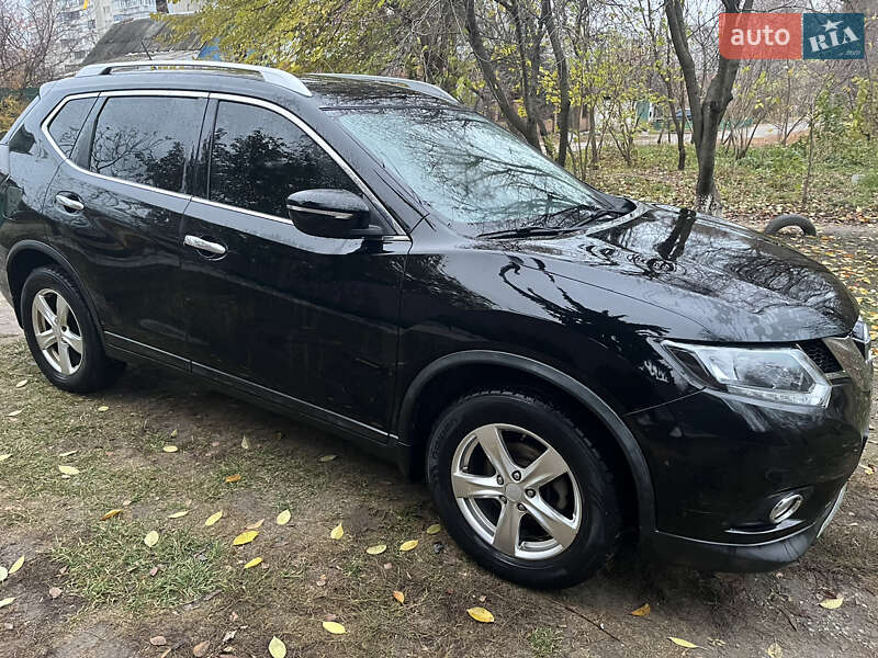 Позашляховик / Кросовер Nissan Rogue 2015 в Сумах