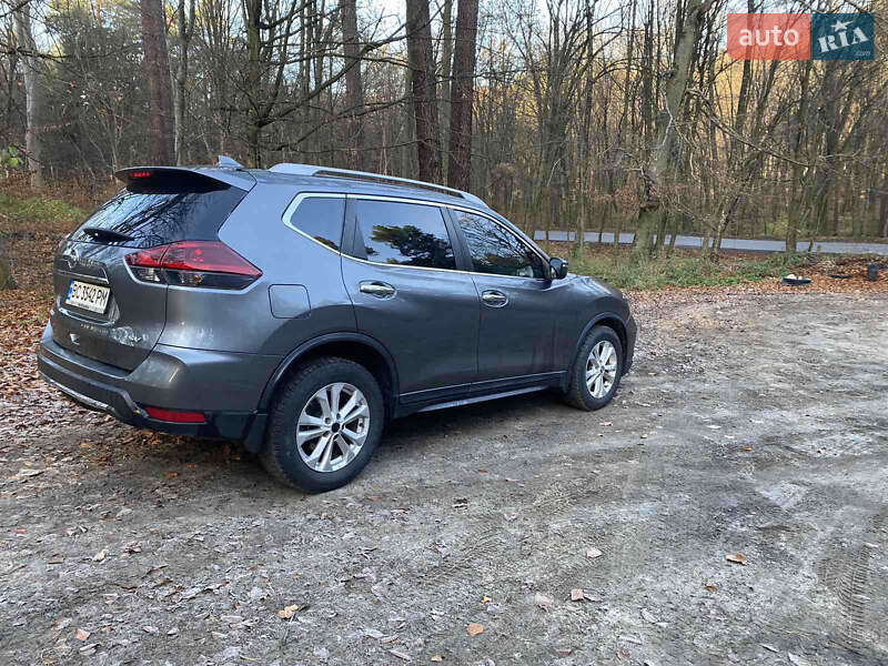 Внедорожник / Кроссовер Nissan Rogue 2018 в Львове