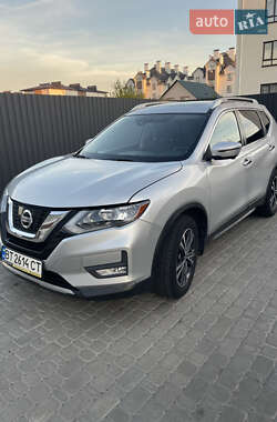 Позашляховик / Кросовер Nissan Rogue 2020 в 