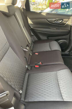 Позашляховик / Кросовер Nissan Rogue 2020 в 