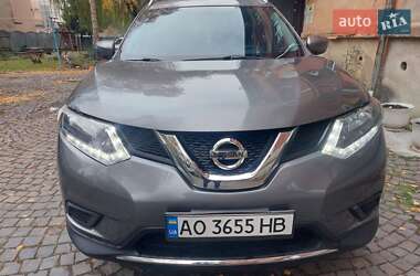 Позашляховик / Кросовер Nissan Rogue 2015 в Мукачевому