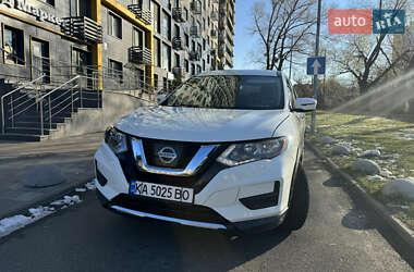 Внедорожник / Кроссовер Nissan Rogue 2017 в Киеве