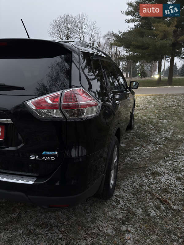 Позашляховик / Кросовер Nissan Rogue 2014 в Лубнах