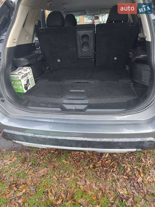 Внедорожник / Кроссовер Nissan Rogue 2017 в Ровно