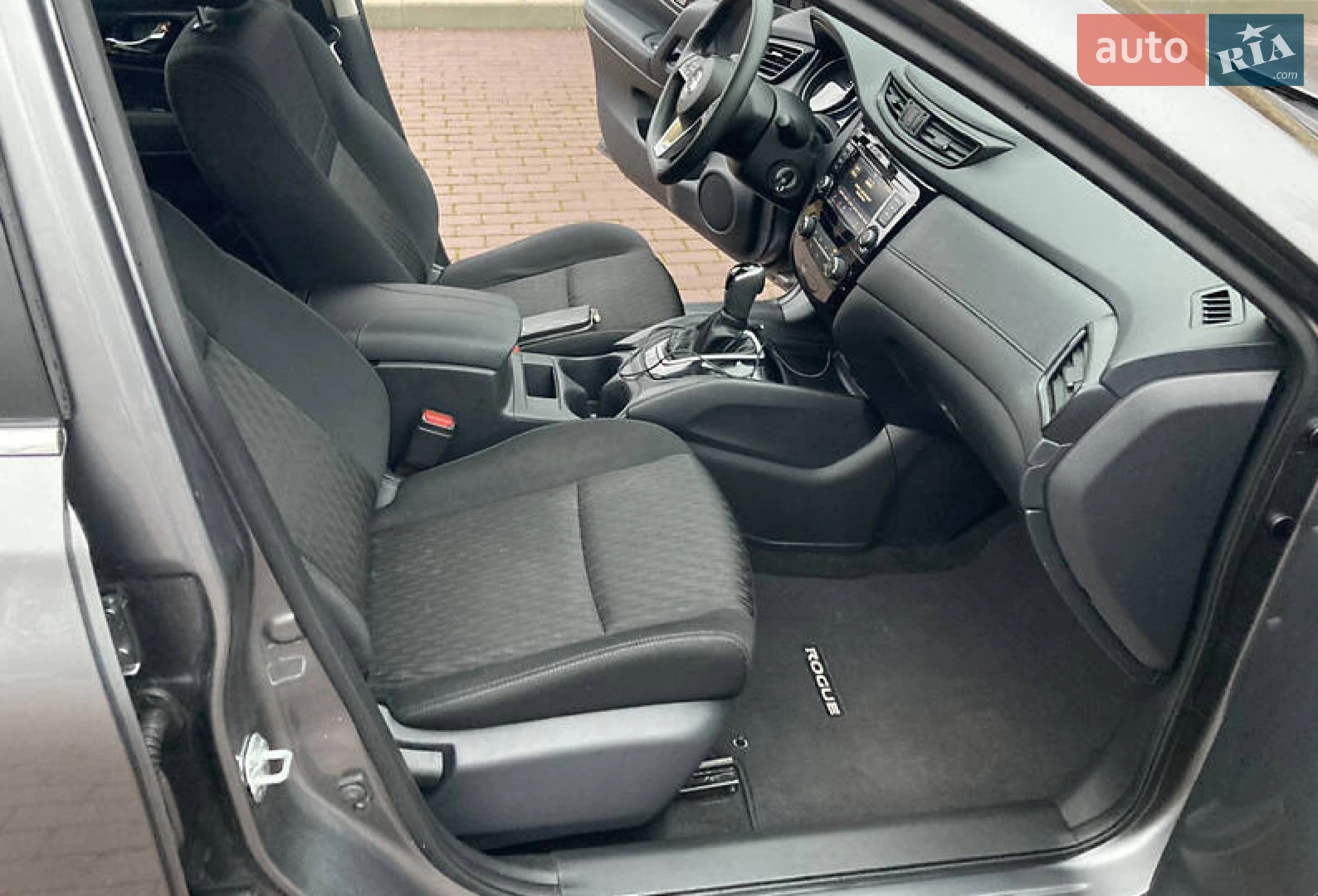 2018 Nissan Rogue - мініатюра 16