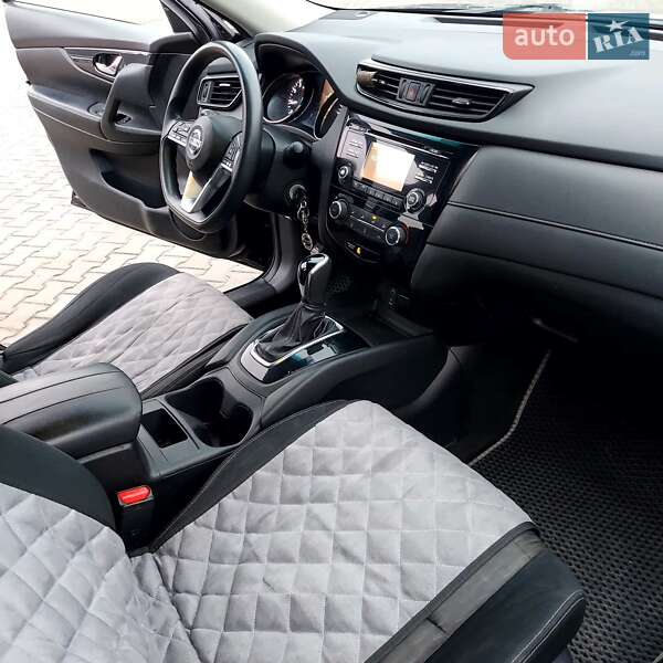 Позашляховик / Кросовер Nissan Rogue 2017 в Кременчуці