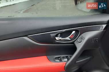 Внедорожник / Кроссовер Nissan Rogue 2018 в 