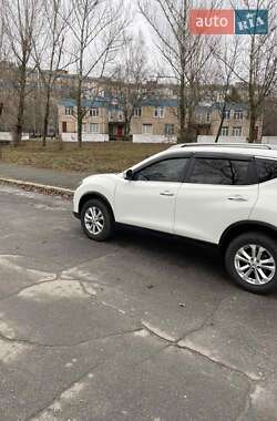 Внедорожник / Кроссовер Nissan Rogue 2014 в Кривом Роге