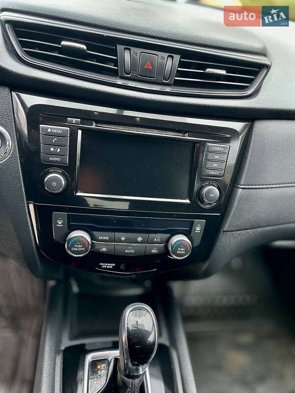 Внедорожник / Кроссовер Nissan Rogue 2017 в Полтаве