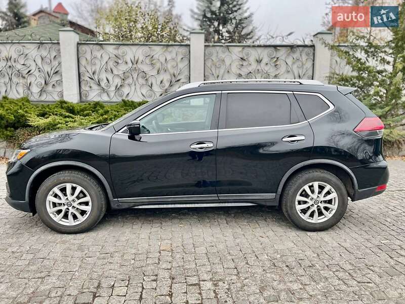 Внедорожник / Кроссовер Nissan Rogue 2017 в Полтаве