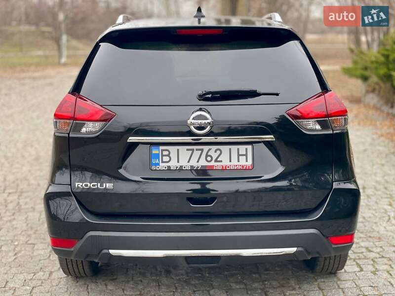 Внедорожник / Кроссовер Nissan Rogue 2017 в Полтаве