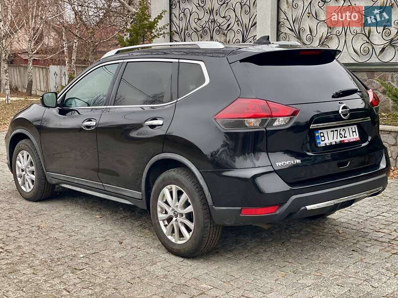 Внедорожник / Кроссовер Nissan Rogue 2017 в Полтаве