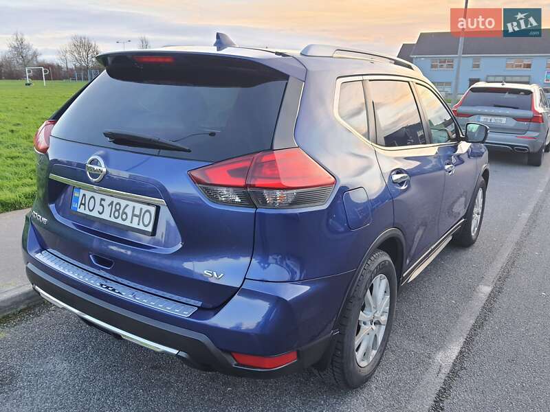 Внедорожник / Кроссовер Nissan Rogue 2017 в Межгорье
