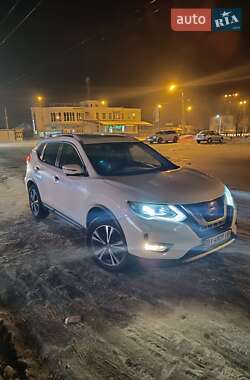 Внедорожник / Кроссовер Nissan Rogue 2017 в Полтаве