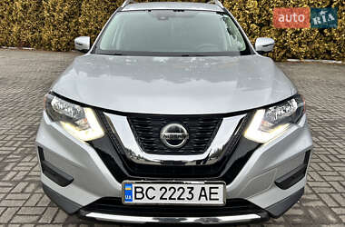 Внедорожник / Кроссовер Nissan Rogue 2018 в 
