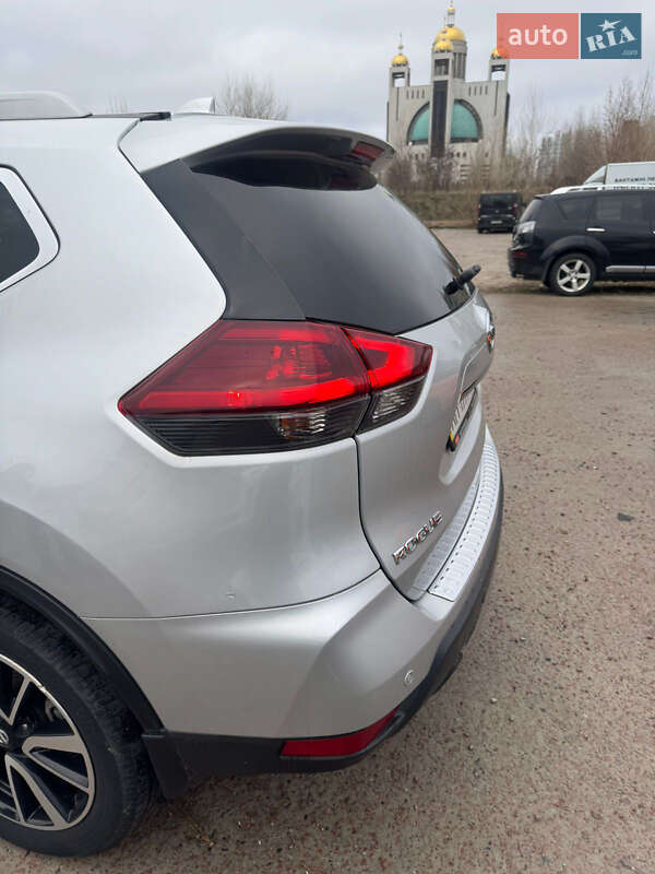 Внедорожник / Кроссовер Nissan Rogue 2019 в Киеве