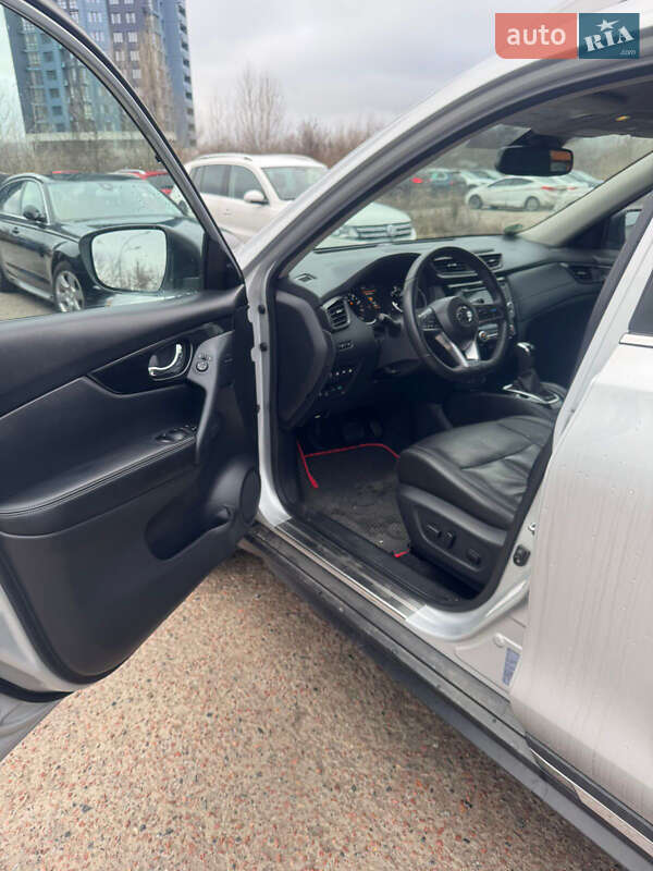 Внедорожник / Кроссовер Nissan Rogue 2019 в Киеве