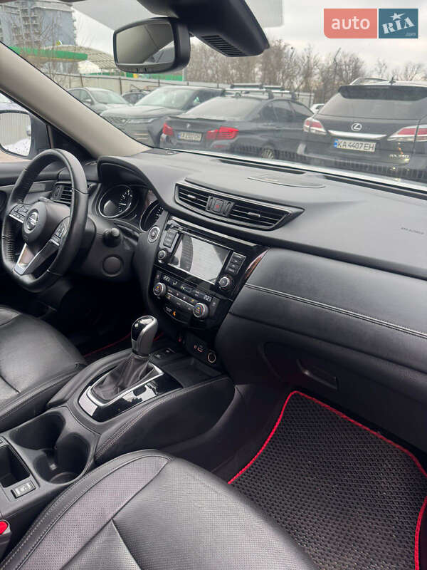 Внедорожник / Кроссовер Nissan Rogue 2019 в Киеве