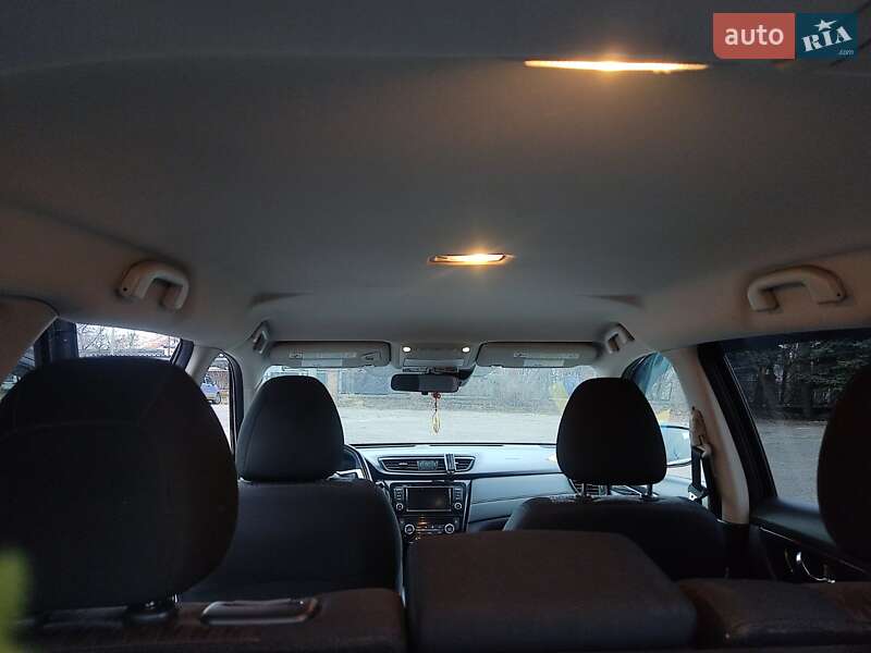 Внедорожник / Кроссовер Nissan Rogue 2019 в Яготине